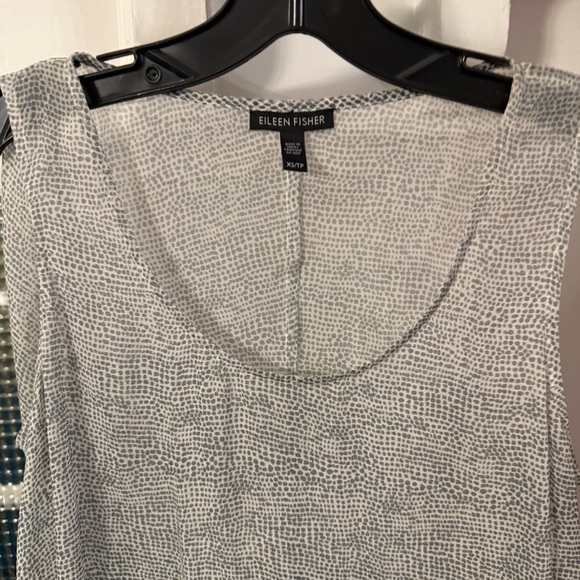 Eileen Fisher Sleeveless Silk asymmetric top Grey Draped Scoop Neck Size XS - Picture 4 of 11
